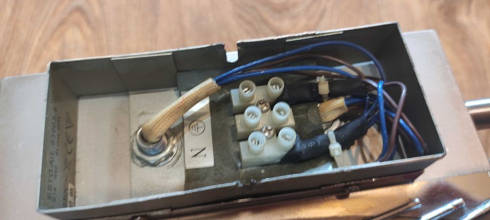 Осветителен спот пръчка с 4 крушки