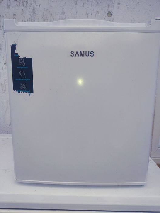 Vând frigider minibar Samus