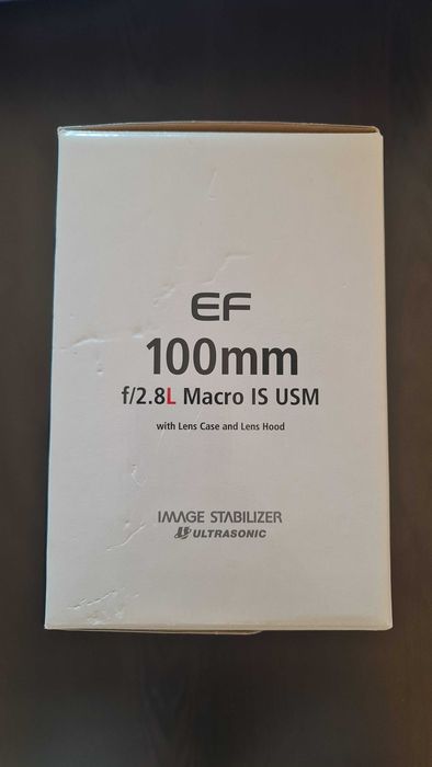 Обектив Canon EF 100mm f/2.8L Macro IS USM