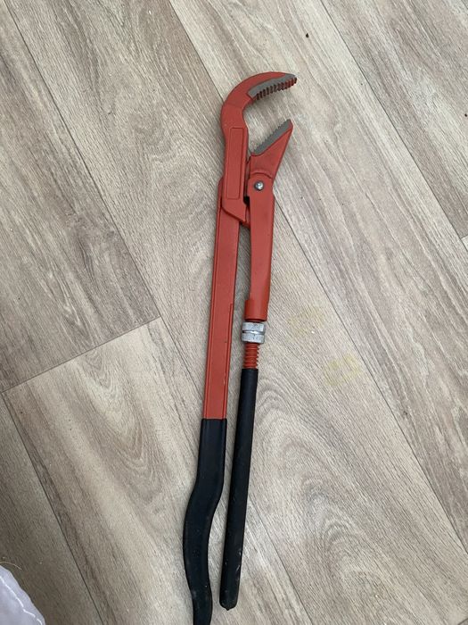 Разводной газовый ключ