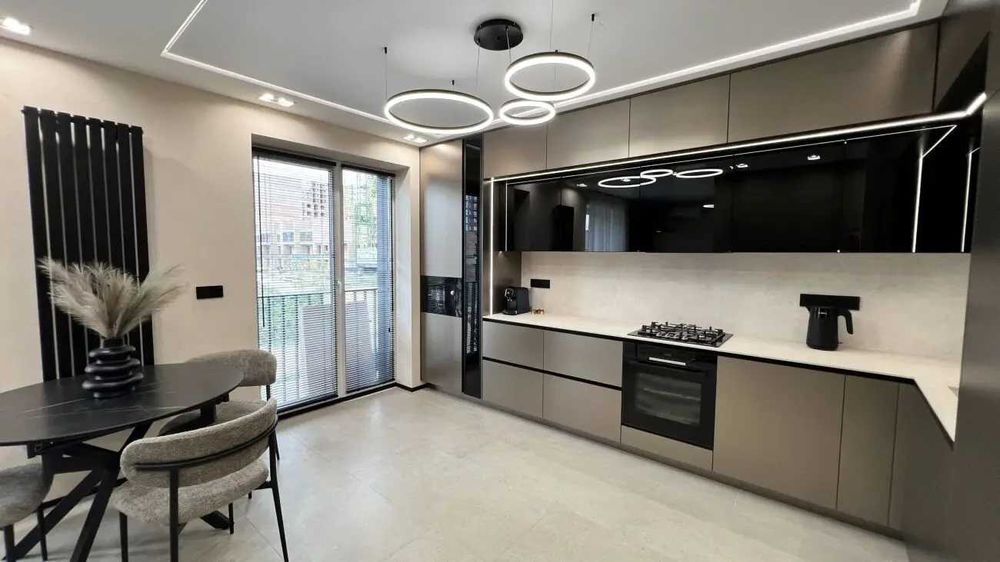 Двустаен имот в кв.Света Троица