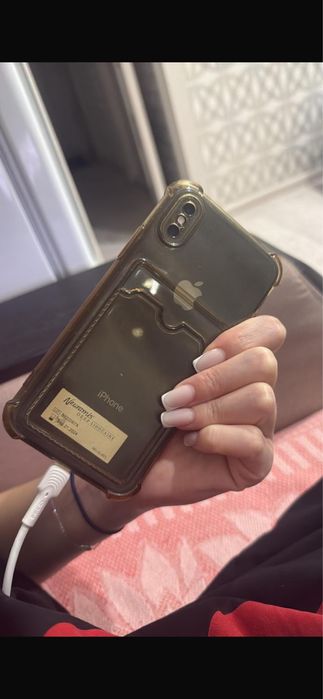 продам айфон X в хорошем состояний