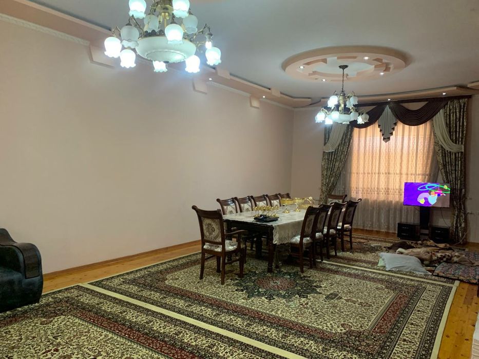 Hovli sotiladi barcha qulayliklarga ega