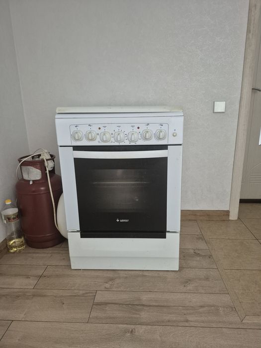 Продам газ плиту