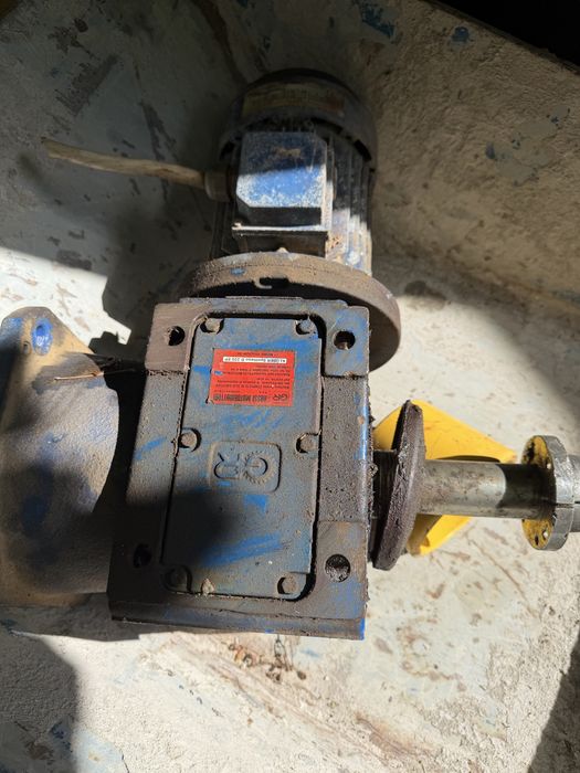 Motor cu reductor