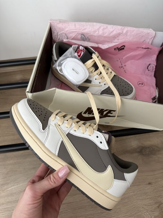 Маратонки Nike travis scott pазмер 38,5 24,5см
