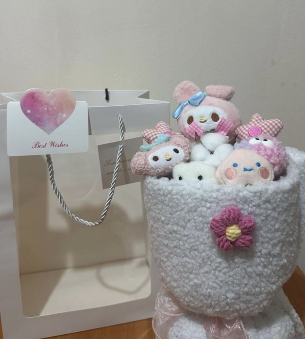 подарки (букеты из игрушек, свечи)