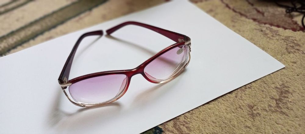 Очки оптика для зрения.