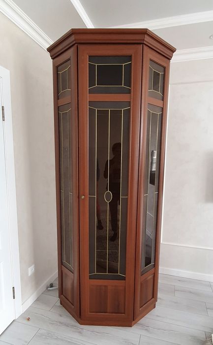 Витрина угловая российская