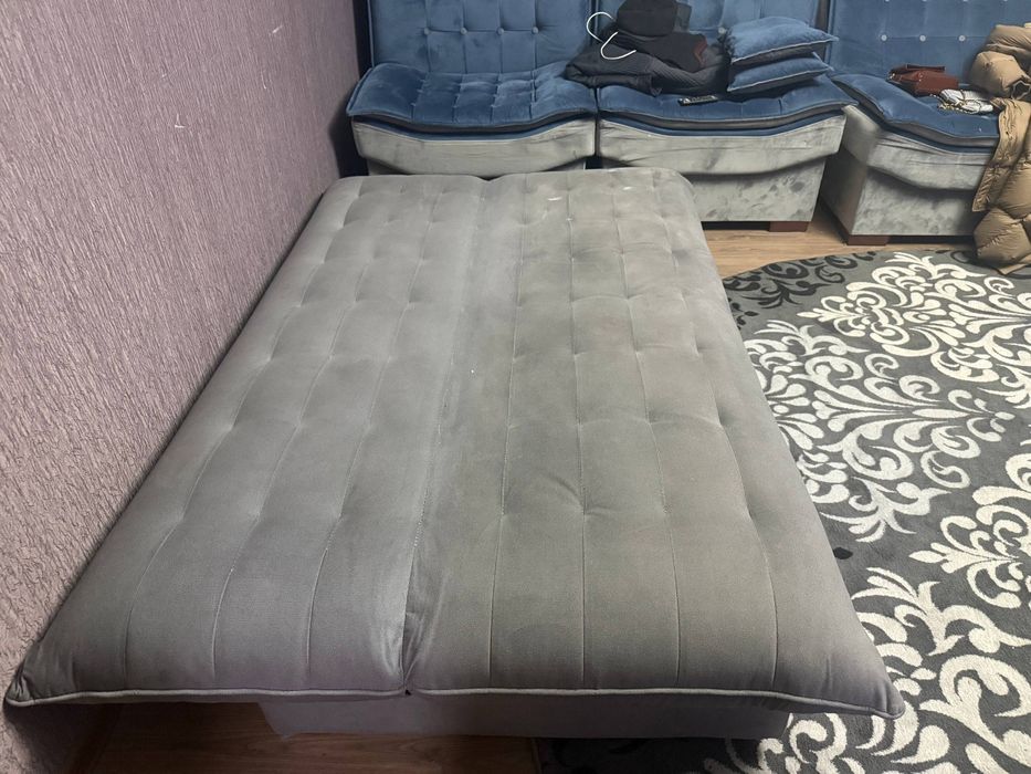 Divan raskladnoy, butun