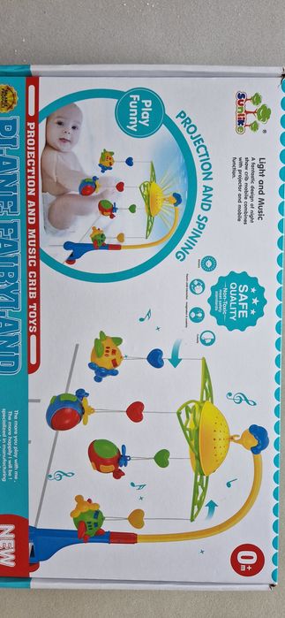 Carusel muzical cu sunete și lumini.