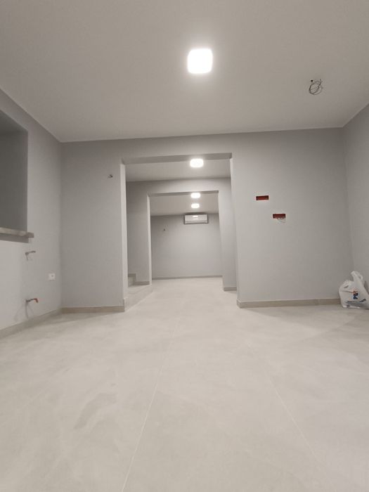 Spatii birouri  intre  40/100/185 mp cu parcare privată!