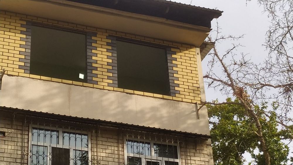 Balkonga sifatli ğisht teramiz.Мастер кладки кирпича.