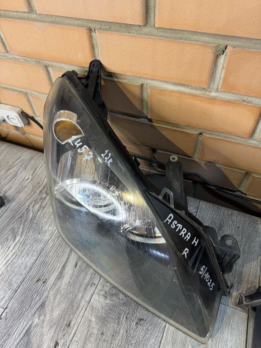 Фары Опель Астра H