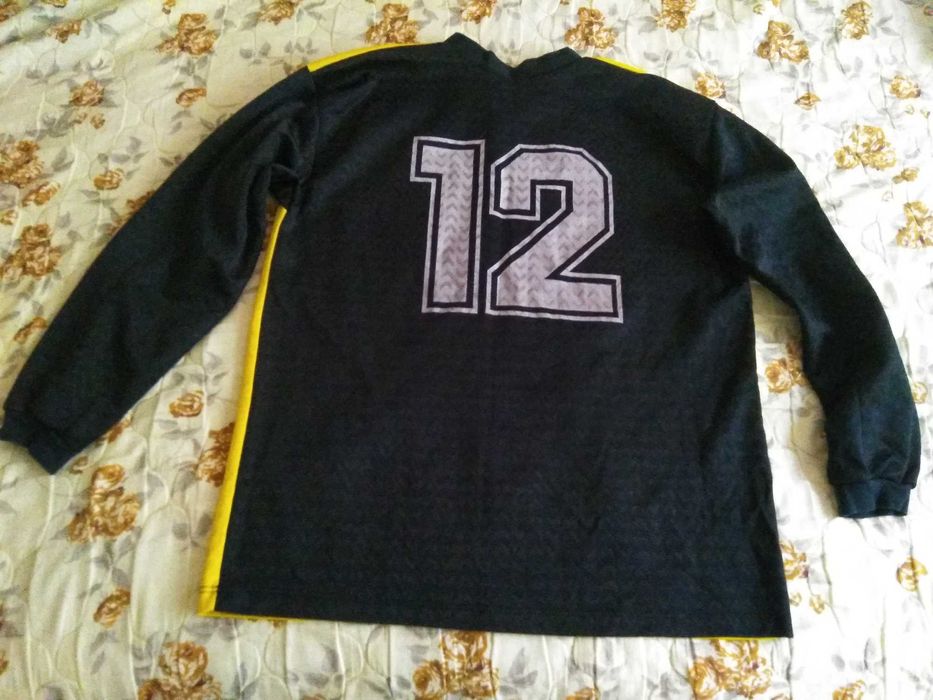 Футболни тениски и тениски за вратар