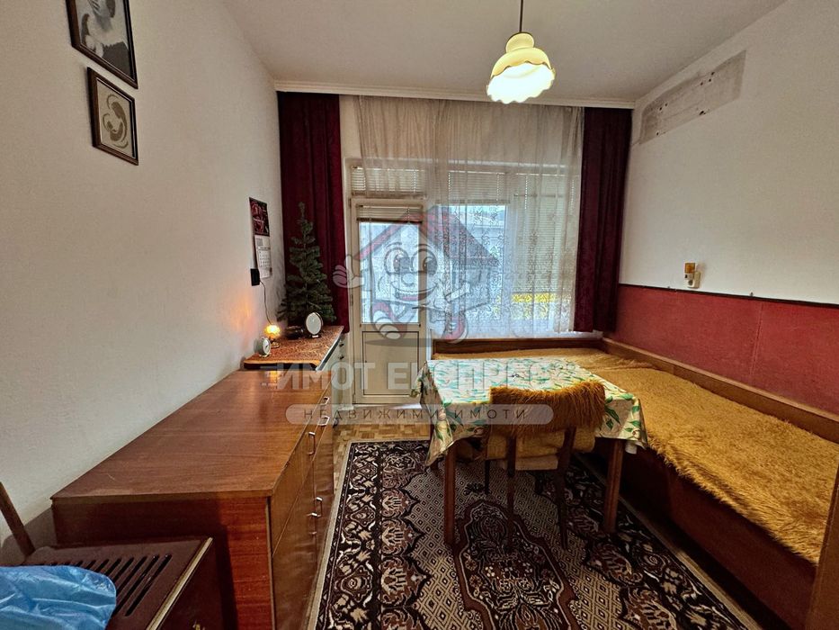 Дава се под наем Тристаен апартамент в Асеновград - 90 кв.м за 306 € - Снимка #3