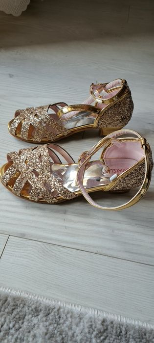 Sandale elegante fetite