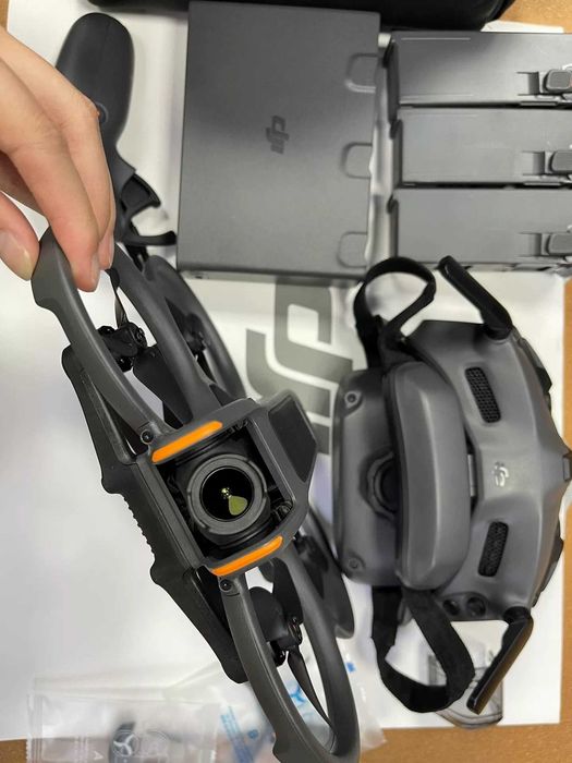 DJI Avata 2 FPV Fly More Combo - Utilizat, Funcțional