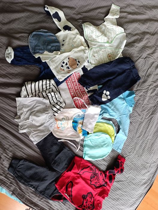 Отдам даром детские вещи