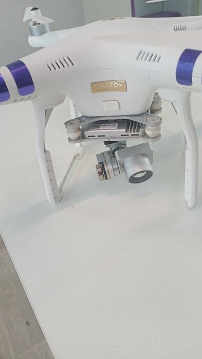 Дрон квадрокоптер DJI phantom 3 professional 4K