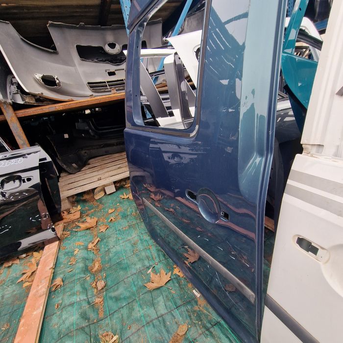 VW Caddy 2019 предна дясна врата задна дясна врата