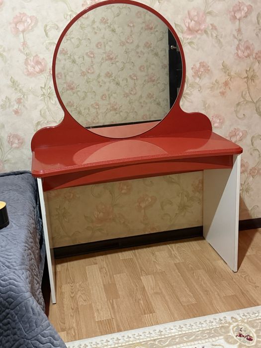 Туалетный столик