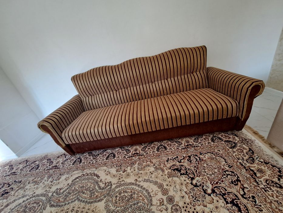 Диван  Недорого торг уместен