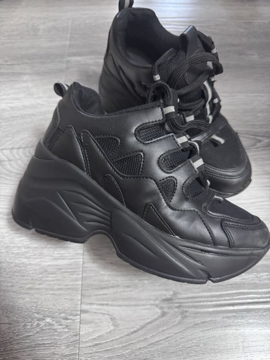 Ayollar oyoq kiyimi Turkiya