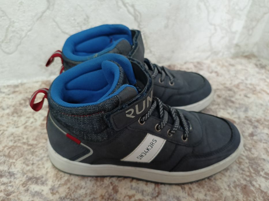 Продам обувь на мальчика