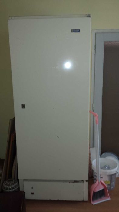 Продавам фризер Bader