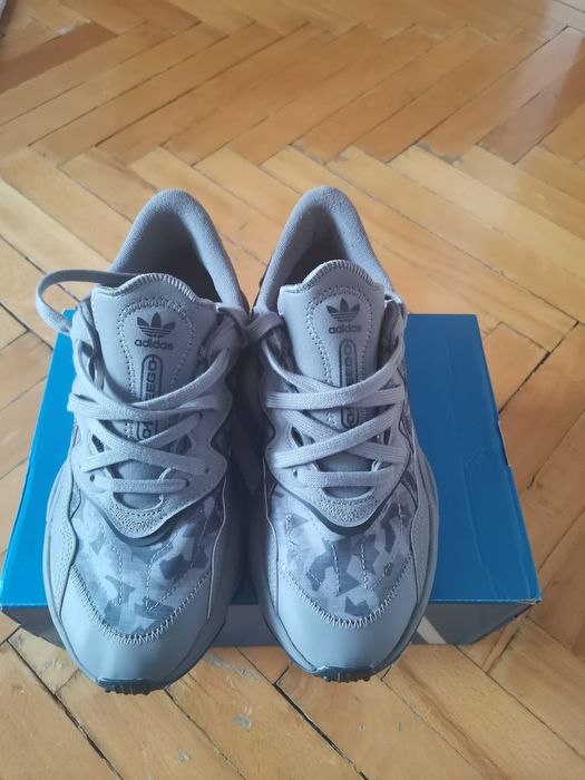 Adidași Adidas Ozweego noi preț 350lei (neg)