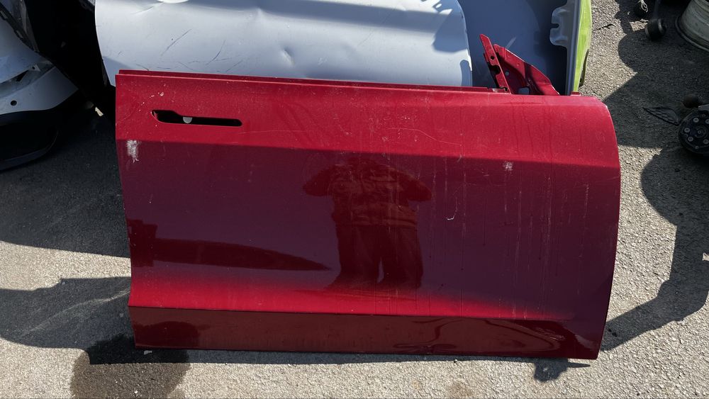 Tesla Y 21- предна дясна врата