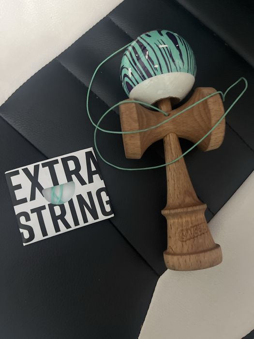 Vand kendama sweets grain split laser tag cu extra string