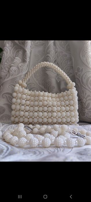 Сумочки из жемчуга и шамбал