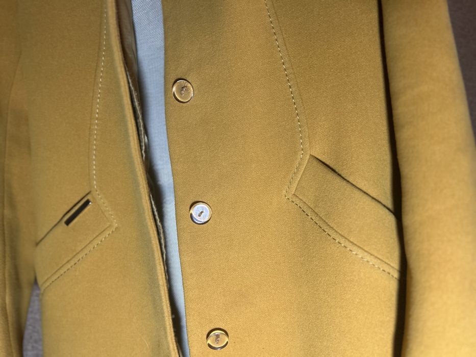 Пальто,горчичного цвета