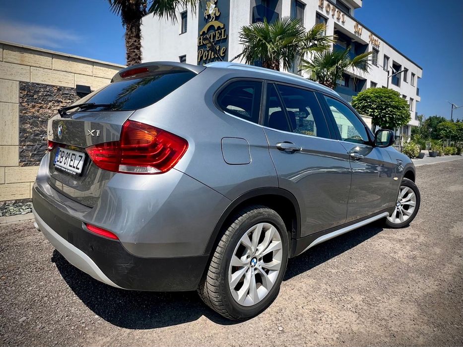 BMW X1 2.0 Diesel 204 CP automată • trapă panoramică • revizie completă OE- MAȘINĂ FOARTE ÎNGRIJITĂ!