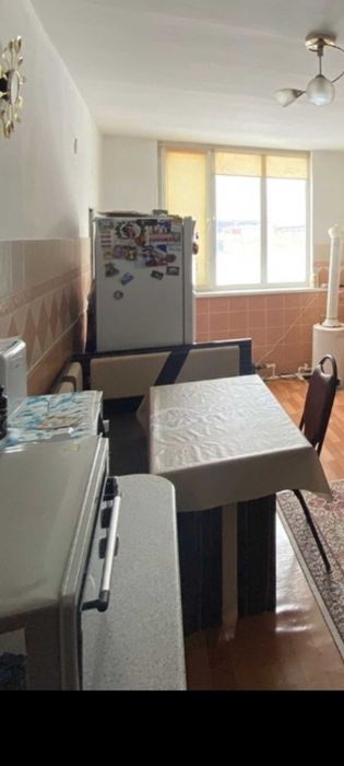 Кухонный стол.      .