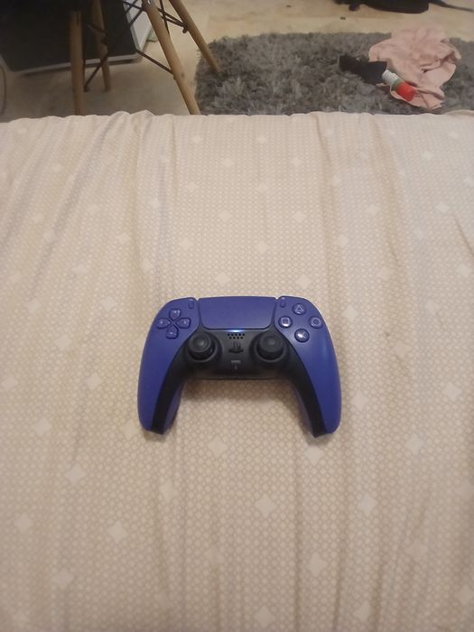 PlayStation 5 (versiunea cu cititor de discuri), cu spațiu de stocare de 1TB