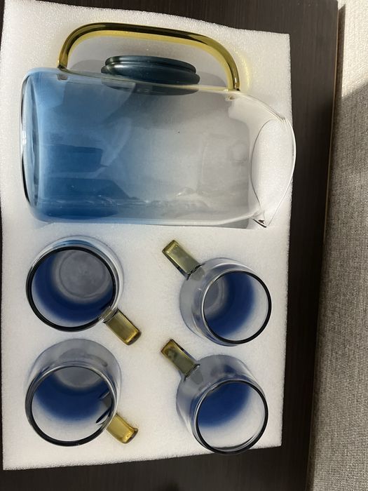 Продам кувшин со стаканами