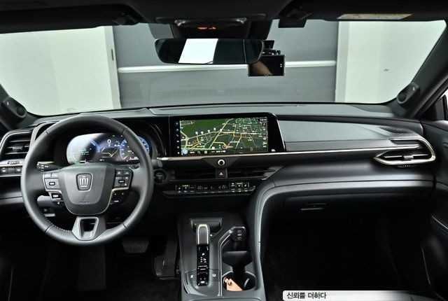 Toyota Crown AWD бензин+гибрид