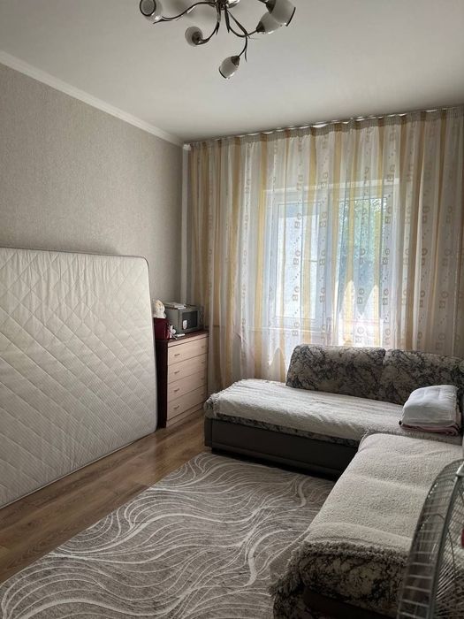 1в2/2/5 Авиасозлар 1, балкон 3на3,не торец