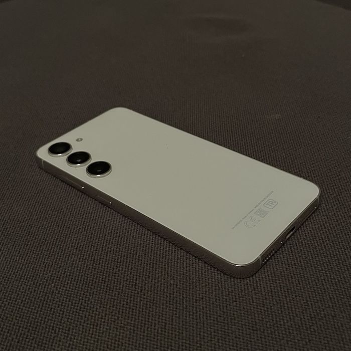 Samsung s23 256/8