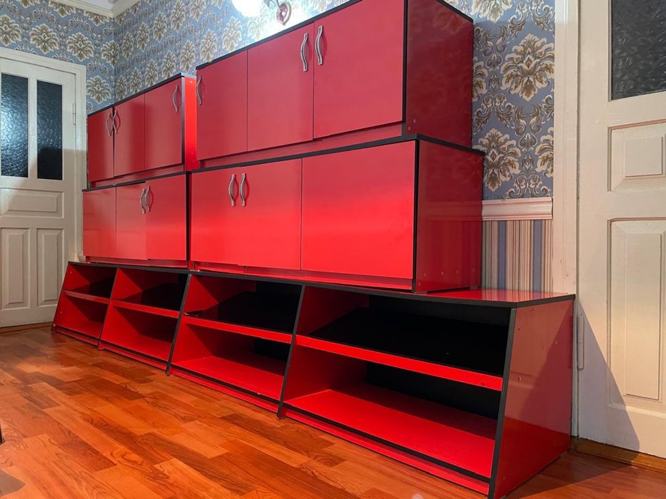 Срочно продам шкафы