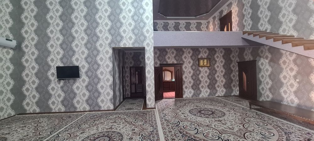 Урган ш. (Спутник) Навруз махалласида, йул буйида жойлашган турар жой