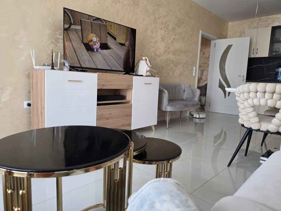SUNNY Hill Луксозен тристаен апартамент