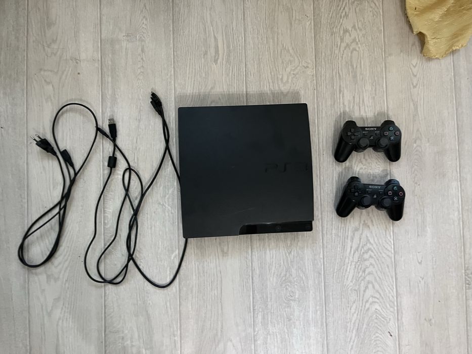 Продам PlayStation 3 Slim