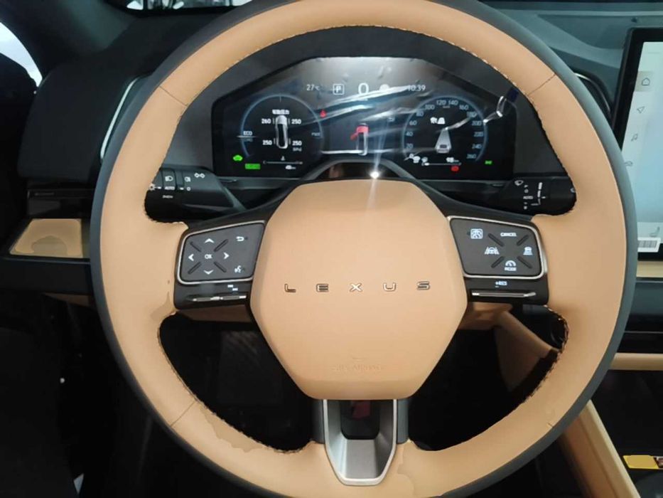 Lexus ES 300h Base Version