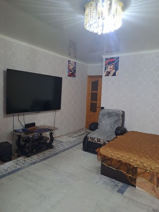 Продам  3-х  комнатную  квартиру.