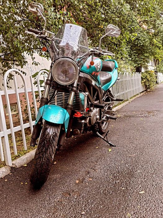 Suzuki SV650N K5 – întreținut impecabil – accesorii + piese originale