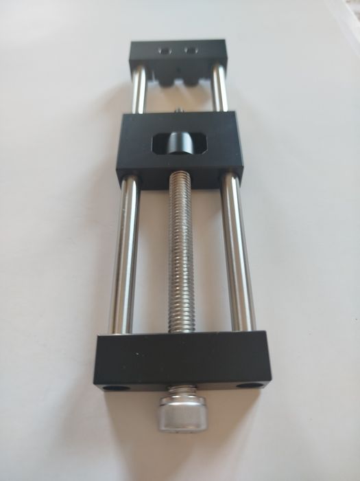 Инструмент за смяна на върховете на дартс стрели